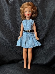 lot 72 image: VINTAGE TAMMY DOLL WITH OUTFIT