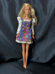 lot 74 image: VINTAGE BLONDE BARBIE 1966 WITH OUTFIT - BENDABLE LEGS