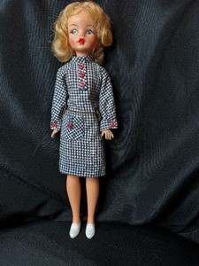 lot 81 image: VINTAGE TAMMY DOLL WITH OUTFIT