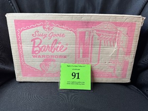 lot 91 image: VINTAGE SUSY GOOSE BARBIE WARDROBE WITH BOX