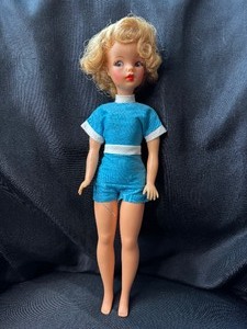 lot 104 image: VINTAGE TAMMY DOLL WITH OUTFIT