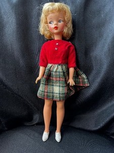 lot 109 image: VINTAGE TAMMY DOLL WITH OUTFIT 10