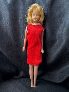 lot 110 image: VINTAGE 1964 AMERICAN CHARACTER GROWING HAIR TRESSY
