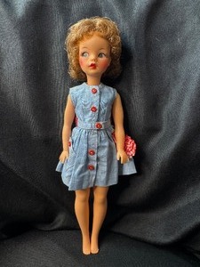 lot 113 image: VINTAGE TAMMY DOLL WITH OUTFIT 10