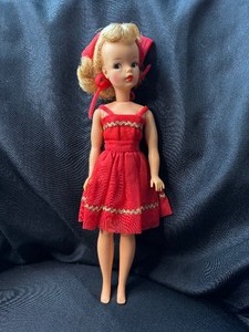 lot 114 image: VINTAGE TAMMY DOLL WITH OUTFIT 10