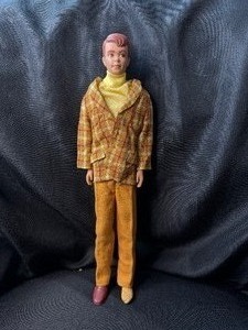 lot 127 image: VINTAGE ALLAN DOLL WITH OUTFIT - MOLDED HAIR