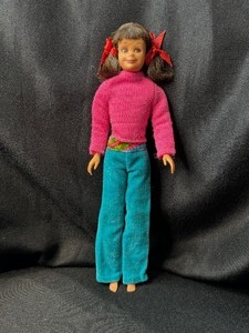 lot 131 image: VINTAGE SKOOTER DOLL WITH OUTFIT