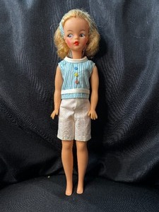 lot 132 image: VINTAGE TAMMY DOLL WITH OUTFIT
