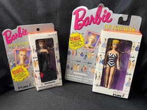 lot 144 image: LOT OF TWO 1995 BARBIE FIGURE KEYCHAINS IN PACKAGE