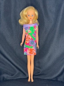 lot 166 image: VINTAGE BLONDE DOLL WITH OUTFIT