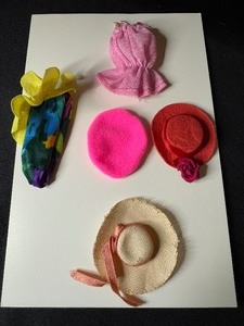 lot 177 image: LOT OF FIVE CLOTHING ITEMS