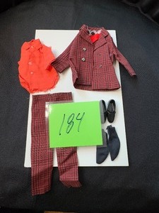 lot 184 image: KEN SUIT