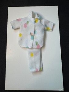 lot 199 image: VINTAGE DOLL PAJAMA OUTFIT