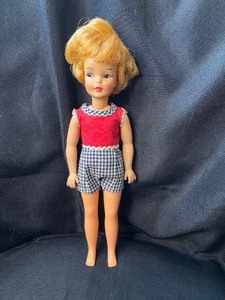 lot 210 image: VINTAGE PEPPER DOLL WITH OUTFIT