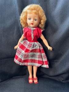 lot 211 image: VINTAGE DOLL WITH OUTFIT