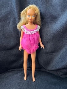 lot 213 image: VINTAGE DOLL WITH OUTFIT