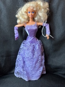lot 223 image: 1987 SEARS LILAC AND LOVELY BARBIE WITH BENDABLE LEGS AND OUTFIT