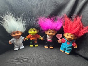 lot 276 image: LOT OF TROLL DOLLS