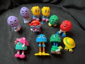 lot 299 image: VINTAGE LOT OF MCDONALDS HAPPY MEAL FRY GUYS TOYS
