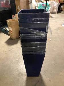Lot of 11.5 inch Planters    Customer Returns See Pictures