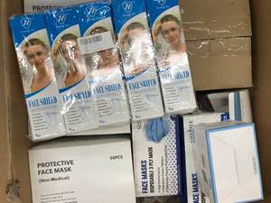 lot 43 image: LARGE BOX FACE COVERINGS, ASSORTED