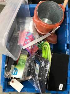 lot 52 image: ASSORTED HOUSEHOLD ITEMS WITH FLAWS