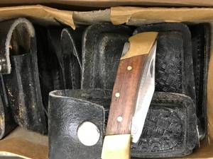 lot 88 image: 2 DOZEN 5 FOLD UP POCKET KNIVES