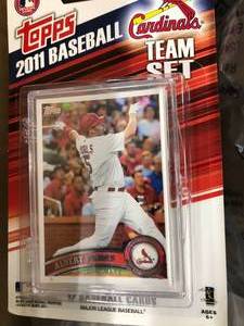 lot 90 image: 2011 CARDINALS BASEBALL CARDS, NEW