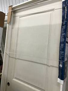 lot 109 image: 32 X 80 RIGHT SWING INTERIOR DOOR