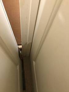lot 102 image: 24 X 80 RIGHT SWING DOOR, INTERIOR