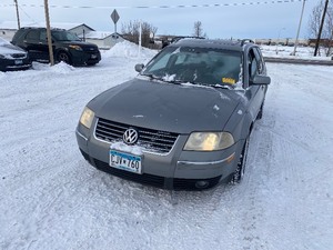 lot 6 image: 2003 Volkswagen Passat AWD