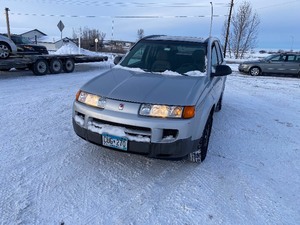 lot 3 image: 2005 Saturn Vue