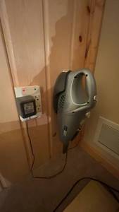 lot 18 image: Dirt Devil AccuCharge Cordless Handheld Vacuum Cleaner