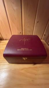 lot 20 image: Jose Seijas Signature Series 2000 Cigar Box