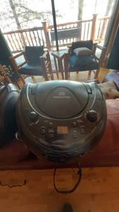lot 57 image: 2 Memorex CD Player with Radio Functions