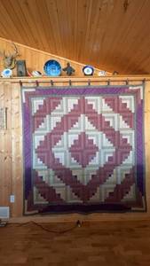lot 60 image: Handcrafted Vintage Quilt with Geometric Design