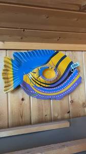 lot 80 image: Colorful Decorative Fish Wall Art chip and dip plate