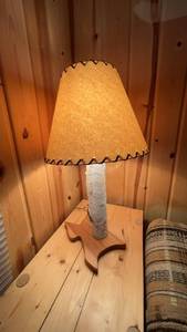 lot 122 image: Rustic Birch Wood Table Lamp with Felt Shade