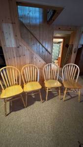 lot 128 image: Set of 4 Vintage Wooden Dining Chairs