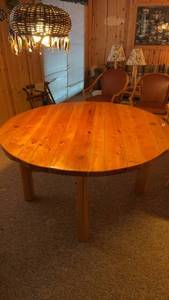 lot 132 image: Rustic Wood Round Dining Table with Log Legs