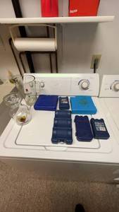 lot 142 image: Variety Lot of 4 Ice Packs and 2 Glass Pitchers