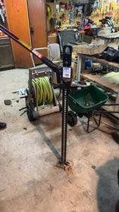lot 190 image: Northern Tools Premium Model HL-484 Hoist with Clamping Lift Capability