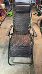 lot 199 image: Hammock Bliss Portable Lounge Chair with Adjustable Position