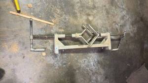 lot 234 image: Heavy-Duty Metal Industrial Pipe Clamp