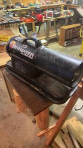 lot 241 image: Mr. Heater 75,000 BTU Forced Air Heater