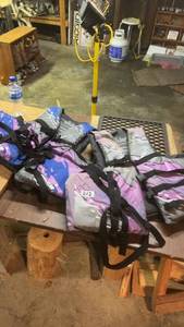 lot 242 image: Set of 4 Adult LargeXL Type III Boating Life Jackets with Chest Size 40-52 in