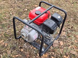 lot 6 image: Predator 212cc Gasoline Engine Water Pump Nearly New - Purchased to be used on Pressure Washer in Lot 5