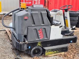 lot 7 image: Advance 3800 Floor Scrubber - Untested, Requires New Batteries - Less than 800 Hrs on it