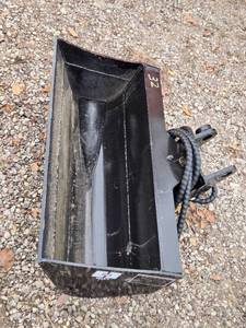 lot 21A image: New Hydraulic Tilt Bucket for 3 Ton Excavators - 5300kg Capacity