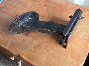 lot 53 image: Heavy-Duty Black Steel Mounting Bracket with Flange Base